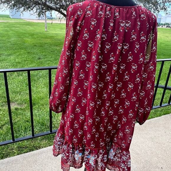 Aula sheer burgundy top, ruffle hem & open shoulder, women's size M - Picture 4 of 12